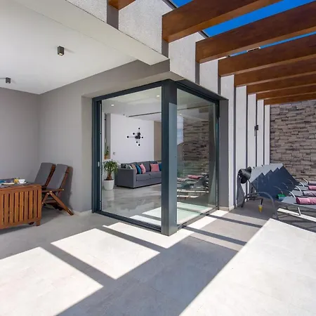 House7e Villa Šmrika